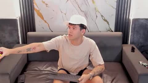 Aroon   online show from 04.11.26