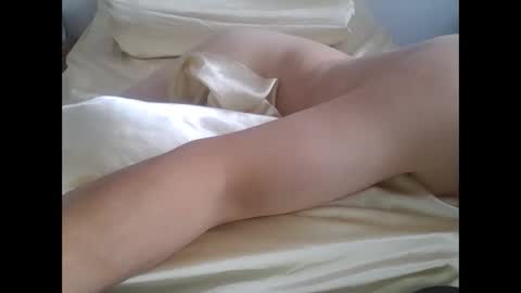 Snapshot of arpinopeer3055 chatting on 10.10.25 arpinopeer3055 online show from 10.10.25