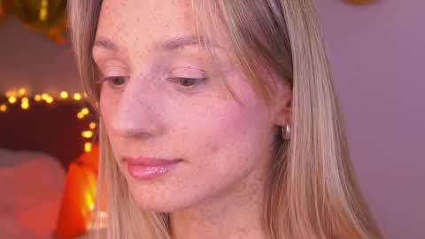 Snapshot of artease chatting on 12.14.25 Arti Next Streams - online show from 12.14.25