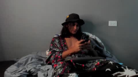 Snapshot of arthur_hunter chatting on 02.07.25 I AM HERE online show from 02.07.25