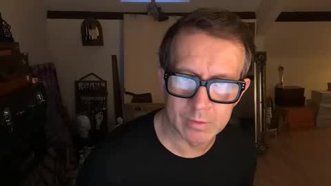 artisterotic online show from 12.22.25