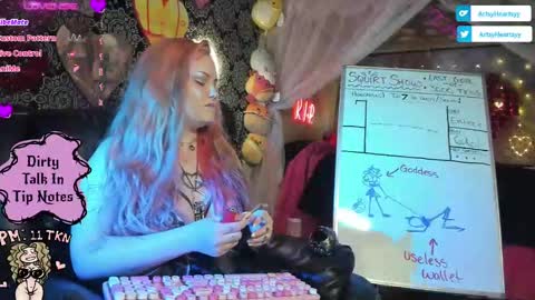 ArtsyHeartsyy online show from 09.18.25