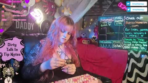 ArtsyHeartsyy online show from 12.02.25