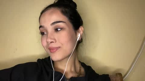 Amina online show from 01.11.26