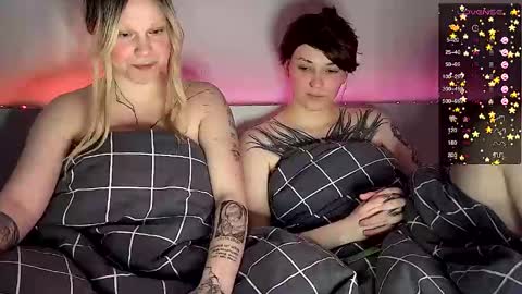 Arya brunett and Cassie blond online show from 03.04.25