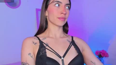 Snapshot of aryane_art_ chatting on 09.11.25 carol online show from 09.11.25