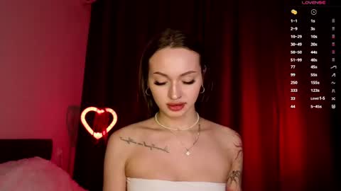 Snapshot of ash__care chatting on 07.18.26 Alice online show from 07.18.26