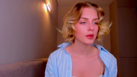 Snapshot of ashbunny_ chatting on 03.09.25 your pretty Ashley online show from 03.09.25