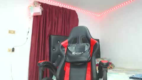 Snapshot of ashelyhots9inches chatting on 02.08.26 ashelyhots9inches online show from 02.08.26