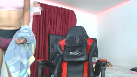 Snapshot of ashelyhots9inches chatting on 02.14.26 ashelyhots9inches online show from 02.14.26