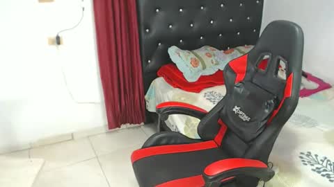 Snapshot of ashelyhots9inches chatting on 02.20.26 ashelyhots9inches online show from 02.20.26