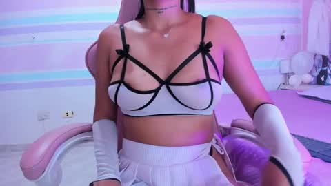 Snapshot of ashley_fresita chatting on 01.10.25 ASHLEY online show from 01.10.25