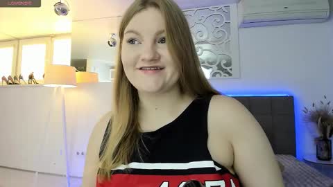 Snapshot of ashleyjonse chatting on 10.19.25 AshleyJonse online show from 10.19.25