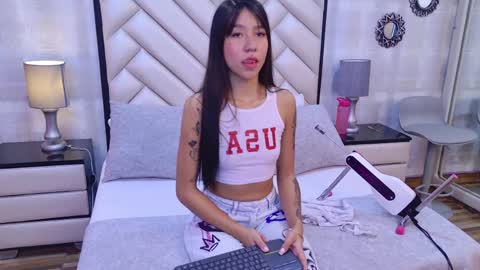Snapshot of ashleyroberh chatting on 05.22.26 AshleyRoberh online show from 05.22.26