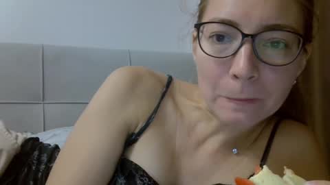 Snapshot of ashleyspice chatting on 09.11.25 Ashley online show from 09.11.25