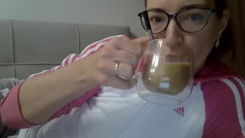 Snapshot of ashleyspice chatting on 10.06.25 Ashley online show from 10.06.25