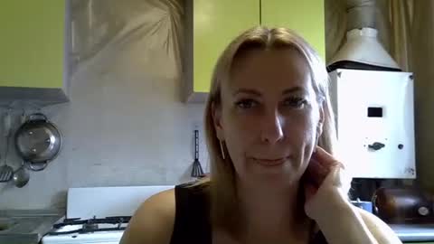 Snapshot of ashleyxhoney chatting on 09.19.25 AshleyXHoney online show from 09.19.25