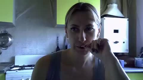 Snapshot of ashleyxhoney chatting on 09.22.25 AshleyXHoney online show from 09.22.25