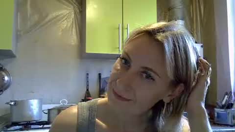 Snapshot of ashleyxhoney chatting on 09.23.25 AshleyXHoney online show from 09.23.25