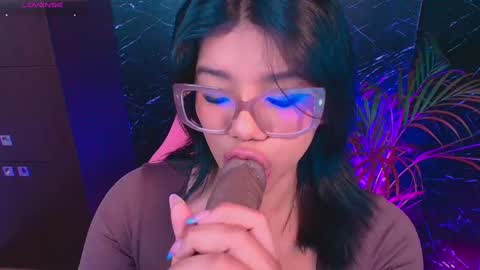 Snapshot of ashleyy18__ chatting on 09.18.25 Ashleyy18   online show from 09.18.25