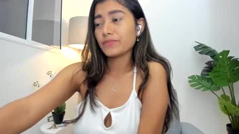 Snapshot of ashllovee_ chatting on 01.17.25 ashllovee online show from 01.17.25