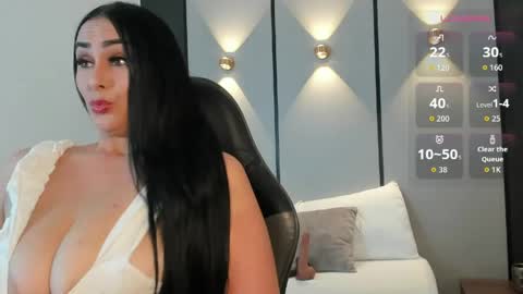 Snapshot of ashly_moonn chatting on 04.13.26 A S H L Y online show from 04.13.26