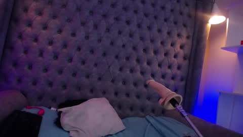 Ashly Moss online show from 03.05.25