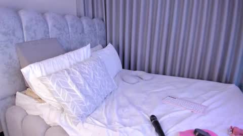 Paula Baleta  online show from 02.04.26