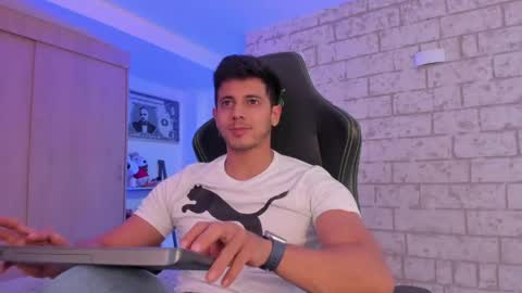 Snapshot of ashton_coleman_ chatting on 05.07.26 my name real is camilo online show from 05.07.26
