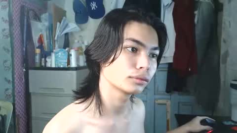 Snapshot of asian_babyboi chatting on 10.10.25 asian_babyboi online show from 10.10.25
