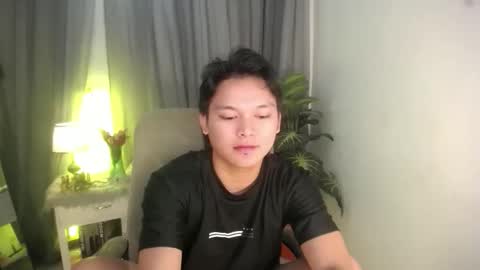 asian_handsomexx online show from 11.24.25