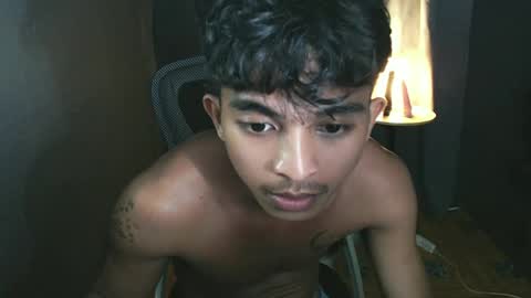 Snapshot of asian_hunk_moreno chatting on 06.19.26 Yuri online show from 06.19.26