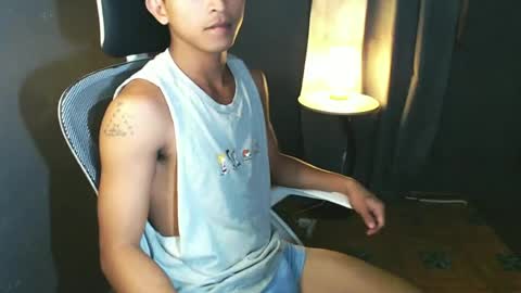 Snapshot of asian_hunk_moreno chatting on 06.24.26 Yuri online show from 06.24.26