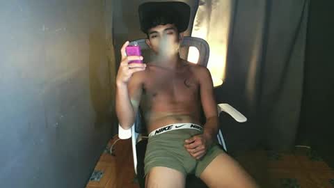 Snapshot of asian_hunk_moreno chatting on 07.03.26 Yuri online show from 07.03.26