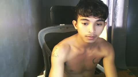 Snapshot of asian_hunk_moreno chatting on 07.06.26 Yuri online show from 07.06.26