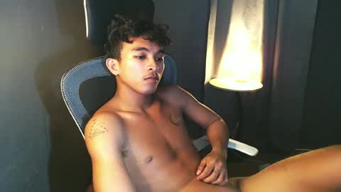 Snapshot of asian_hunk_moreno chatting on 07.06.26 Yuri online show from 07.06.26
