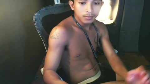 Snapshot of asian_hunk_moreno chatting on 07.08.26 Yuri online show from 07.08.26