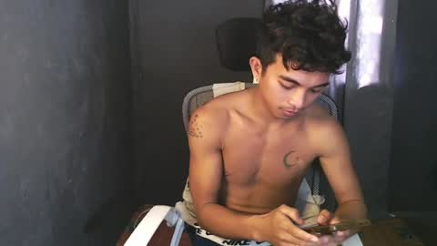 Snapshot of asian_hunk_moreno chatting on 07.14.26 Yuri online show from 07.14.26