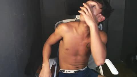 Snapshot of asian_hunk_moreno chatting on 07.14.26 Yuri online show from 07.14.26