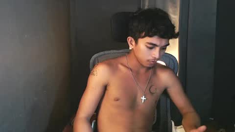 Snapshot of asian_hunk_moreno chatting on 07.15.26 Yuri online show from 07.15.26