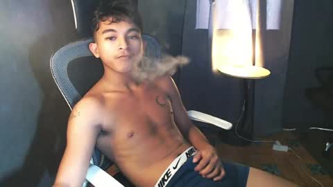 Snapshot of asian_hunk_moreno chatting on 07.18.26 Yuri online show from 07.18.26