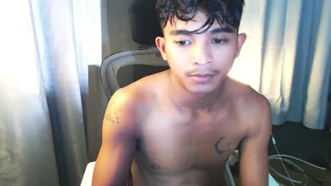 Snapshot of asian_hunk_moreno chatting on 07.20.26 Yuri online show from 07.20.26