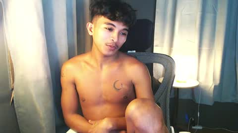 Snapshot of asian_hunk_moreno chatting on 07.20.26 Yuri online show from 07.20.26