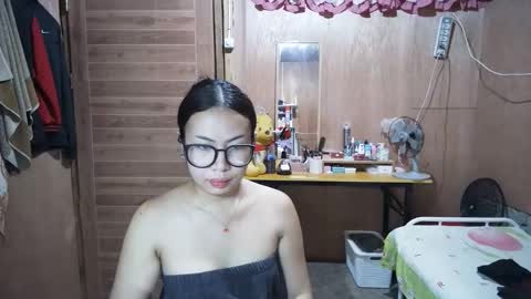 Snapshot of asian_llory chatting on 09.11.25 asian_llory online show from 09.11.25