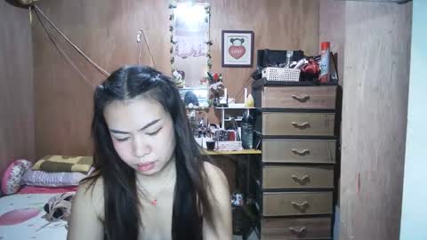 Snapshot of asian_llory chatting on 09.18.25 asian_llory online show from 09.18.25