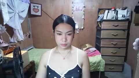 Snapshot of asian_llory chatting on 10.10.25 asian_llory online show from 10.10.25