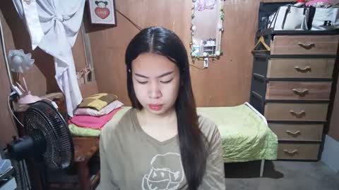 Snapshot of asian_llory chatting on 10.12.25 asian_llory online show from 10.12.25