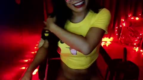 Snapshot of asian_petit19 chatting on 10.21.25 Lovely online show from 10.21.25