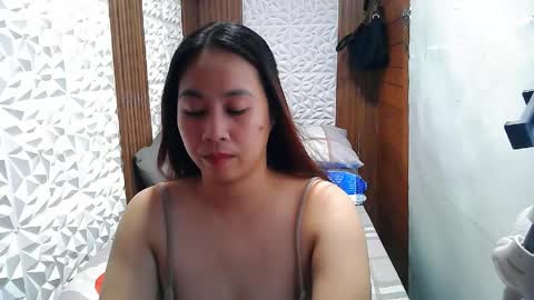Snapshot of asian_sexydimples chatting on 06.05.26 Trixie online show from 06.05.26