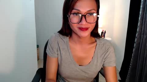 Snapshot of asianbarbiexx chatting on 02.15.25 aika online show from 02.15.25